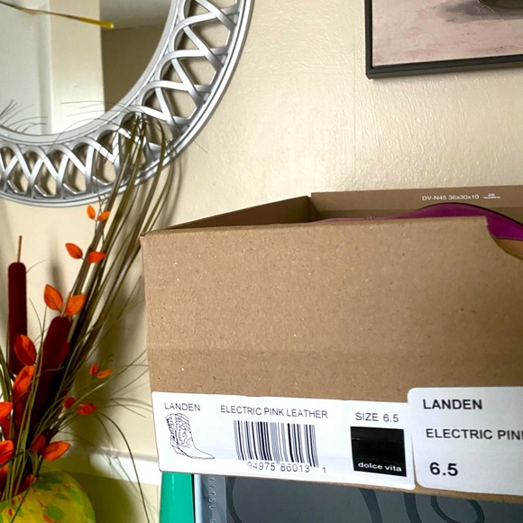 DOLCE VITA* Electric Hot Pink Metallic Leather Women's Landen Western Booties - Picture 8 of 8